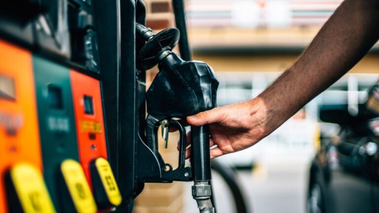 Diesel Shock Hits Freight and Factories: Middle East Supply Squeeze Pushes U.S. Pump Prices Past $5