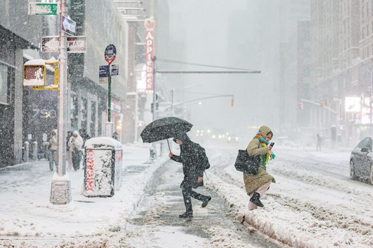 Winds, Blizzards and Triple-Digit Heat Put Over Half the U.S. in the Path of Extreme Weather