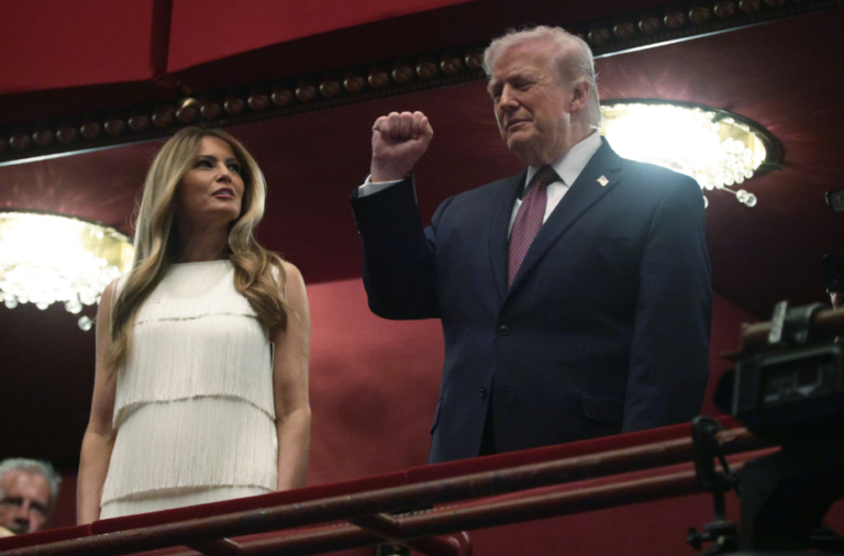 Trump Draws Cheers and Boos at Kennedy Center as His Overhaul of the Venue Deepens