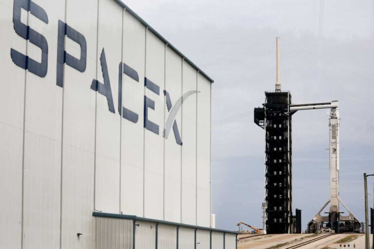 SpaceX’s $2 Trillion IPO Asks Investors to Bet on Musk’s Rockets, Starlink and AI Ambitions