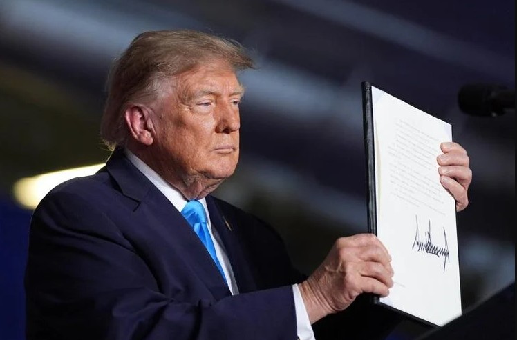 Trump Heads to Nebraska to Boost Pete Ricketts as Beef Import Plan Angers Ranchers